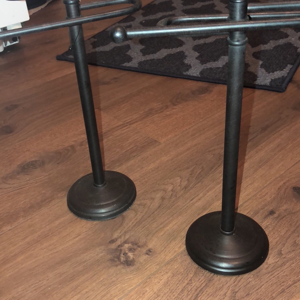 Coffee mug holder or wash cloths holder!